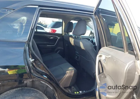 2023 Toyota Rav4 Xle z USA, uszkodzony, nr VIN 2T3W1RFV0PW249869